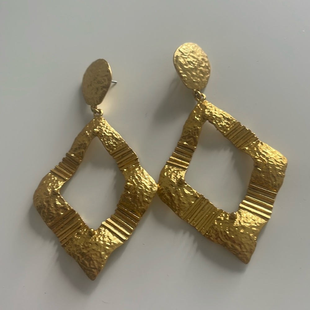 Zara gold earrings excellent condition never worn